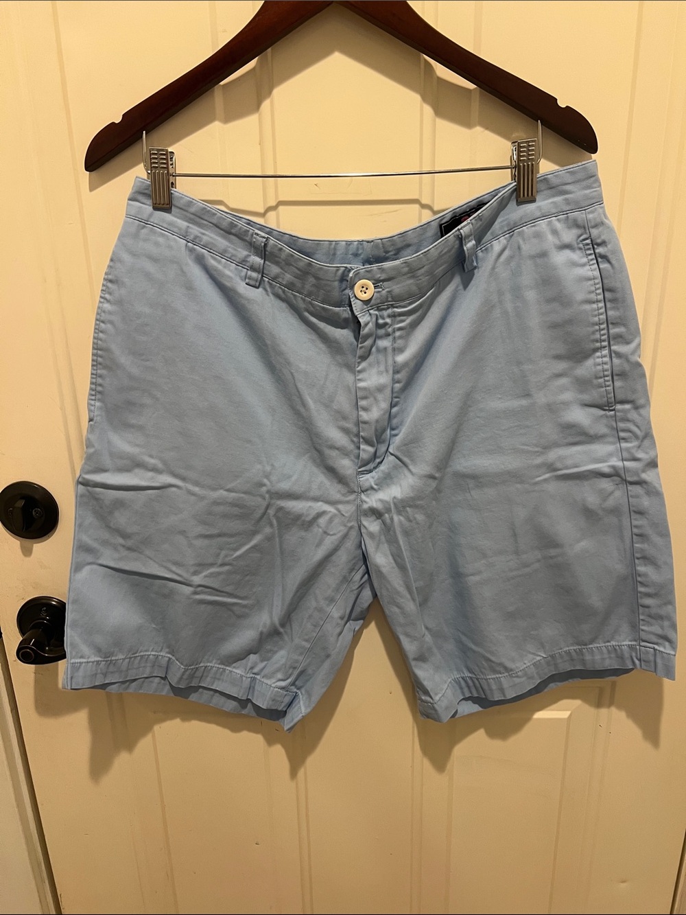 Vineyard Vines Sky Blue Men's Flat Front club  Shorts sz 36 9’inch inseam